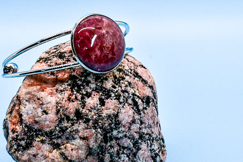 Bracelet - Dramatic Dark Purple Cabochon Stone