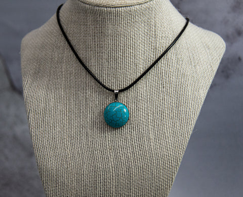 Eye-Catching Turquoise Stone Necklace