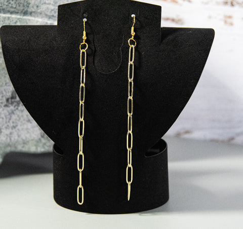 Elegant gold-finish paperclip earrings