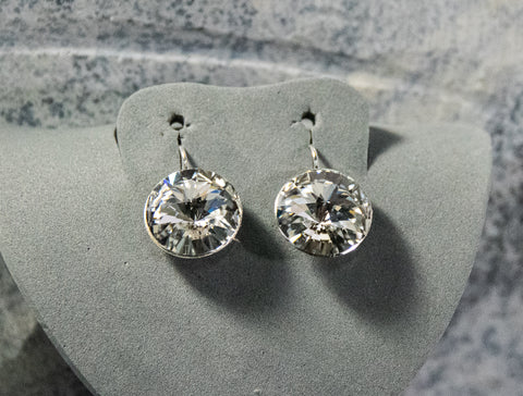 Glittering and glistening clear crystals earrings