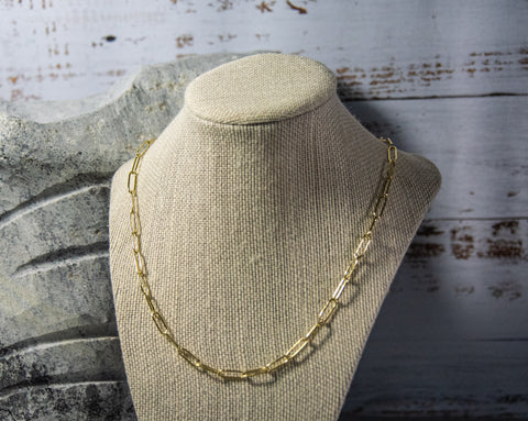 Eye-catching gold-finish paperclip necklace